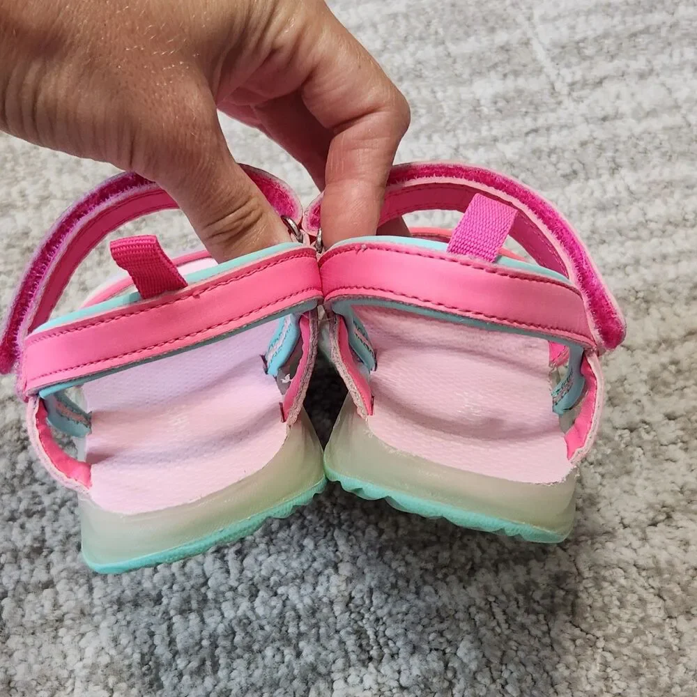 Carter's girl's light-up rainbow sandals size 12 - Picture 8 of 9